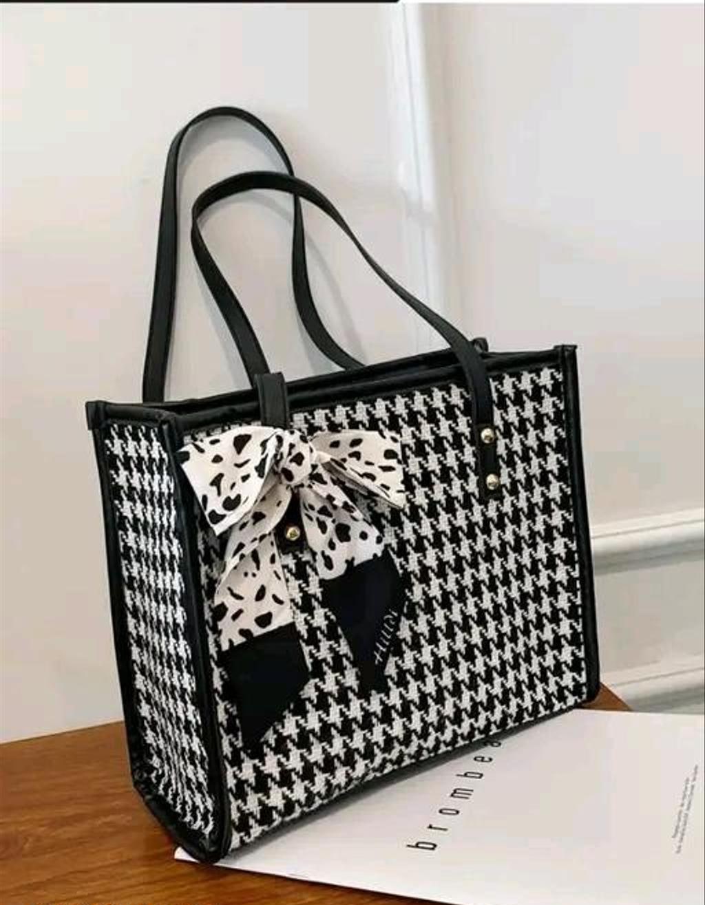 Fly Print PU Handbag